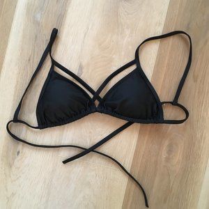 3/$30 🌵 NWT Black Express Bikini Top